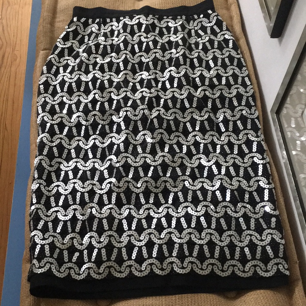 Karl Lagerfield skirt ~ loads of lovely